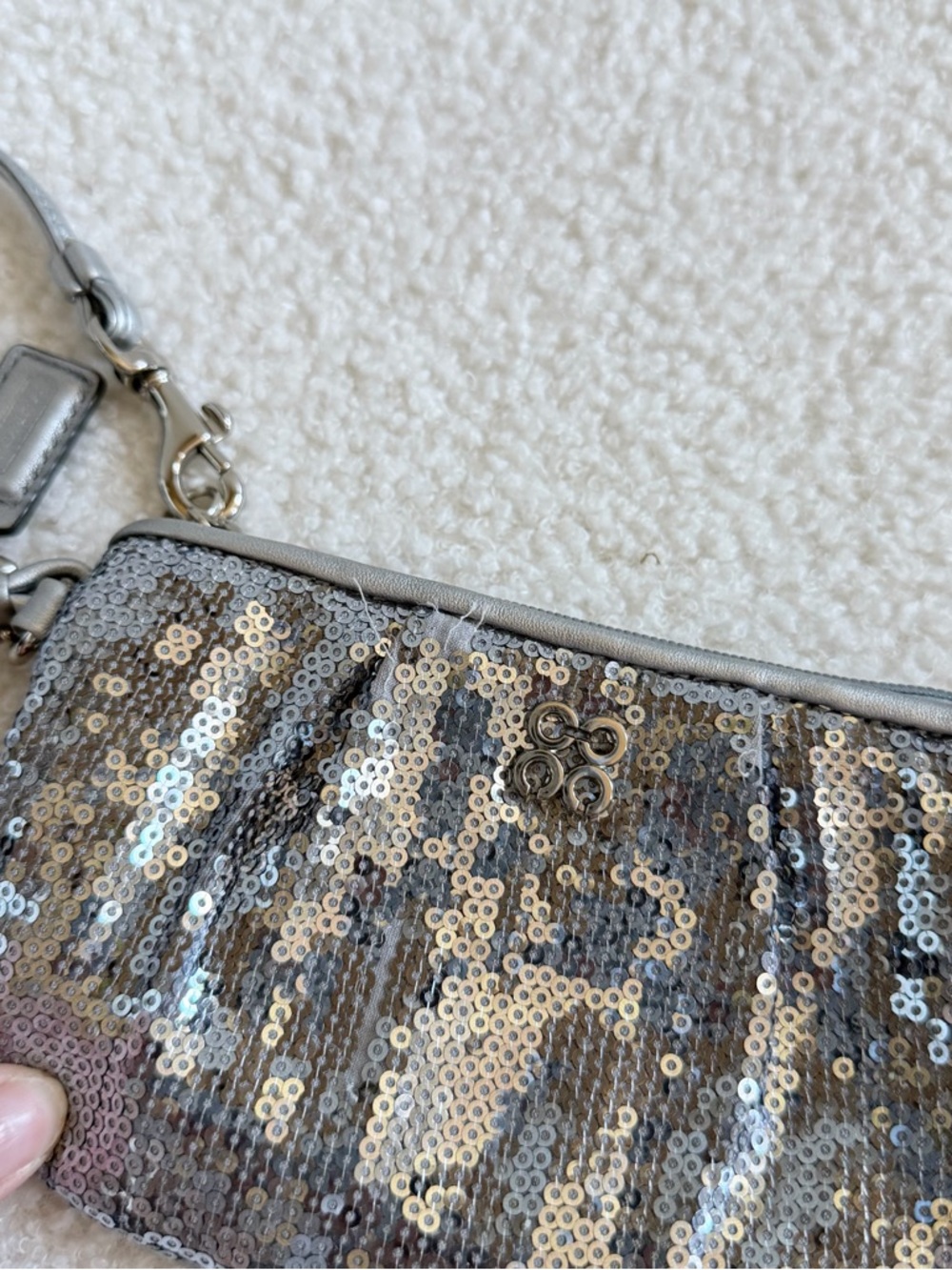 Vintage Coach Silver Sequin Wristlet - Picture 2 of 7